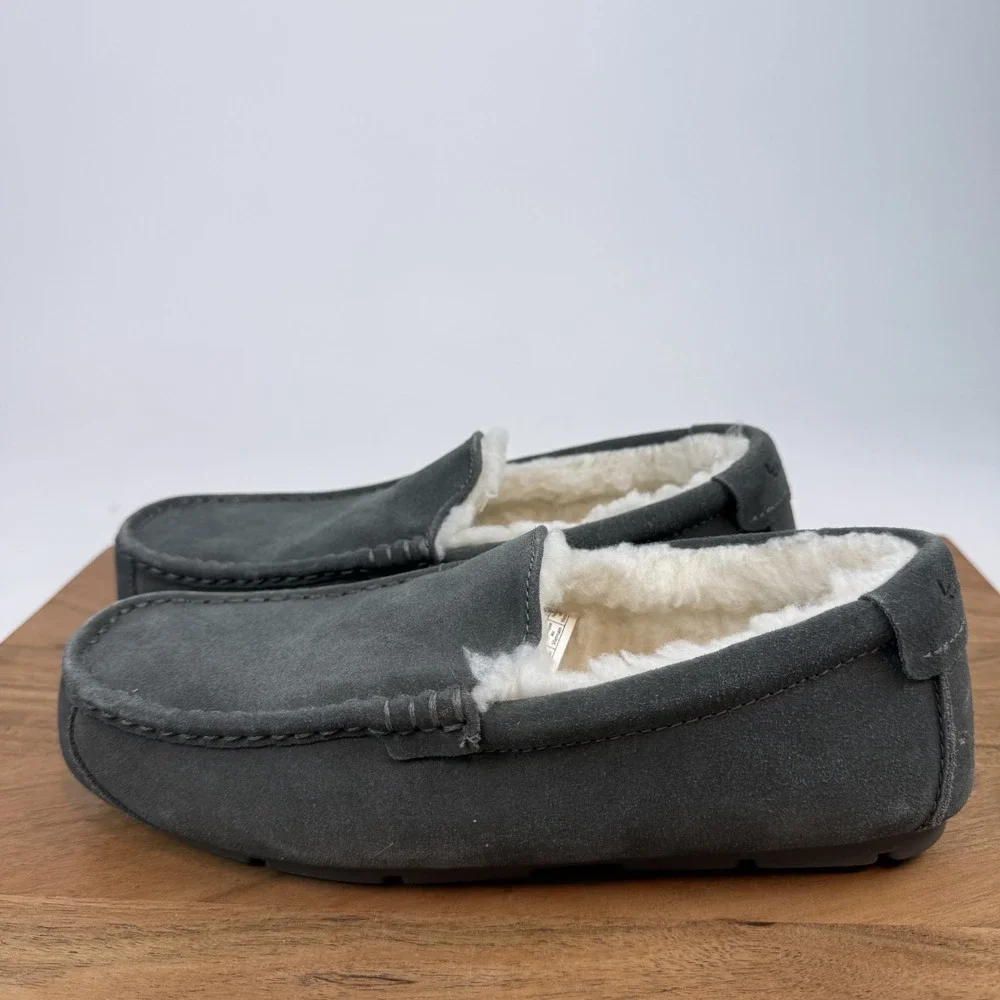 New Mens‎ Koolaburra By Ugg Tipton Gray Leather Faux Fur Lined Slippers Size 9 M